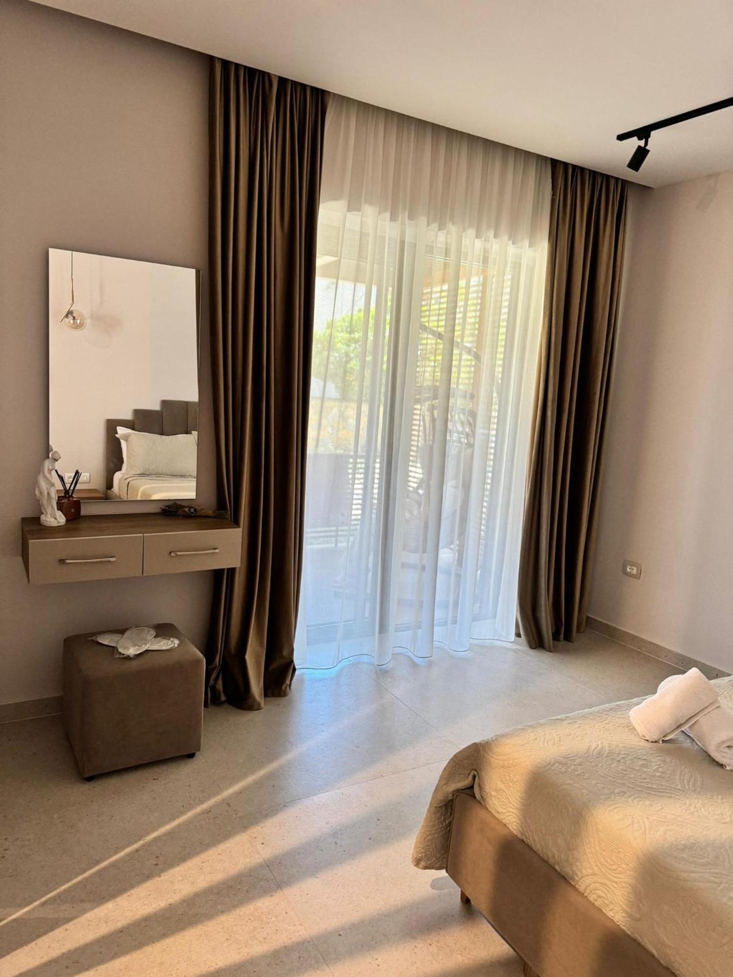 Seahana Apartment Himare Exterior photo